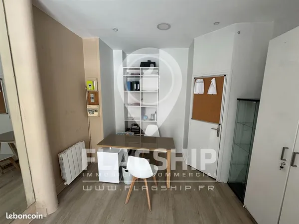 Local commercial 13 m² PARIS