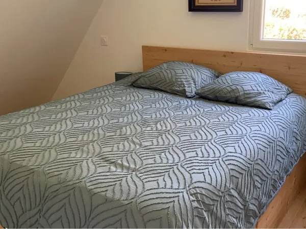 Grande Chambre meublée dans maison avec jardin