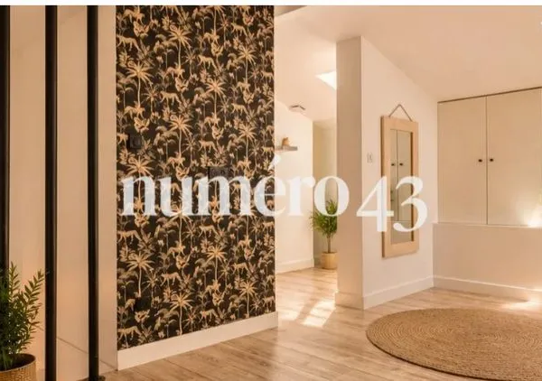 Maison Nichée au calme d'une impasse confidentielle,