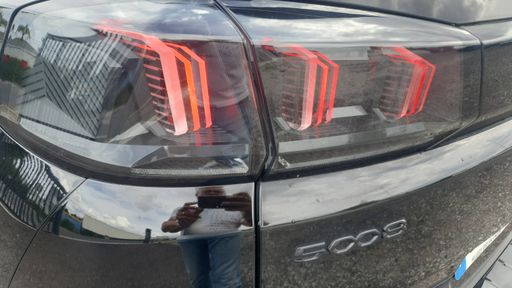 Peugeot 5008 2.0 BlueHdi 180 EAT8 - Gt Pack – 2022 – 126077 km – Diesel – Boîte Automatique — photo 19