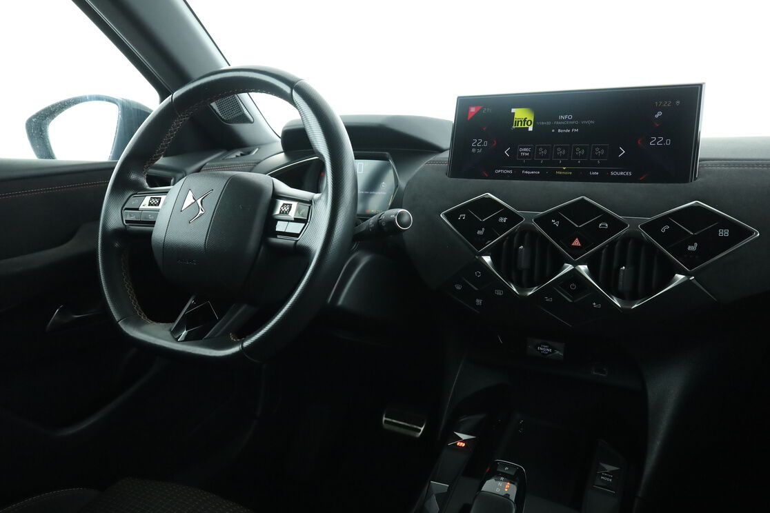 DS Automobiles DS3 Crossback 1.5 Blue-HDi Performance Line + Automatique — photo 12