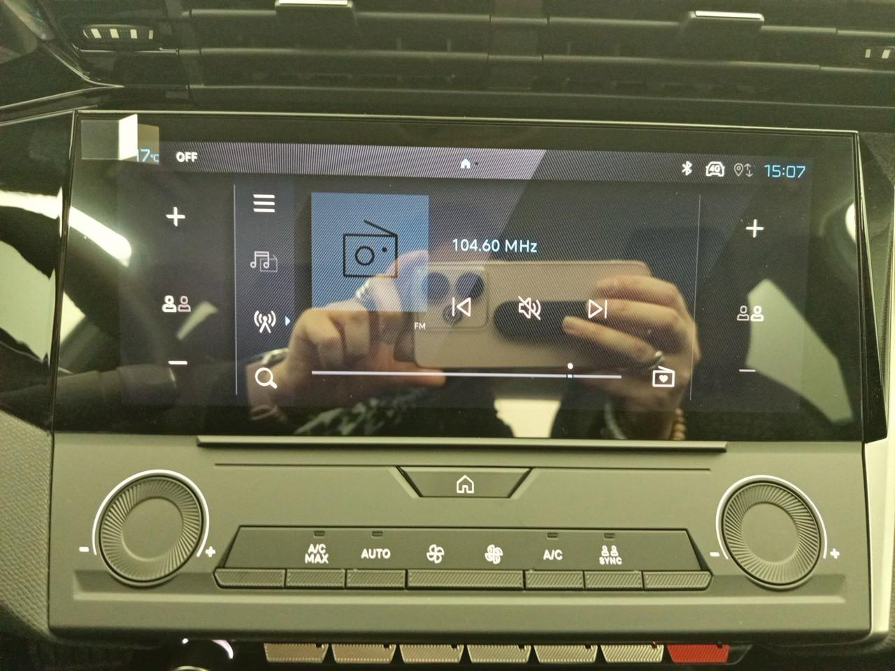 Peugeot 308 sw hybrid 145 e-dcs6 allure — photo 11