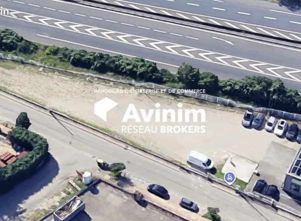 Local 1600 m² Brignais