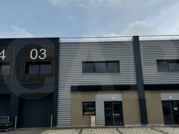 Local 343 m²