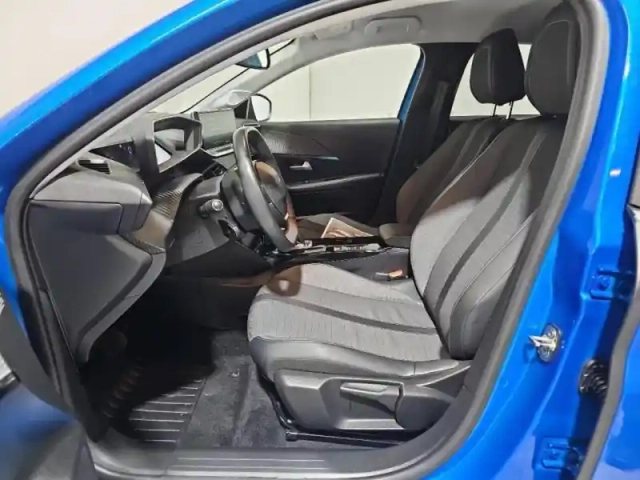 Peugeot 208 e- 136ch allure — photo 13