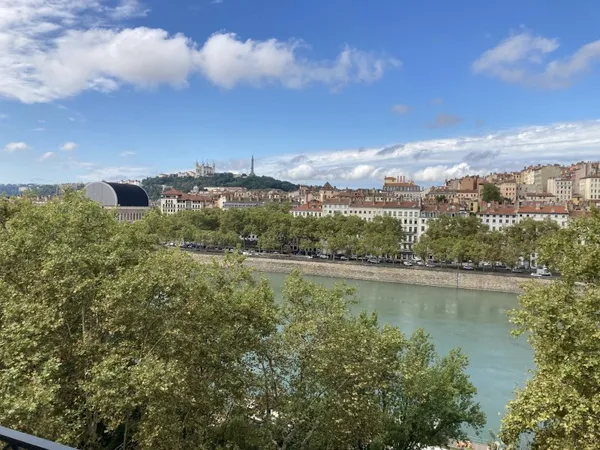 Vends appartement avec magnifique vue sur le Rhône et la Croix Rousse - 130m²