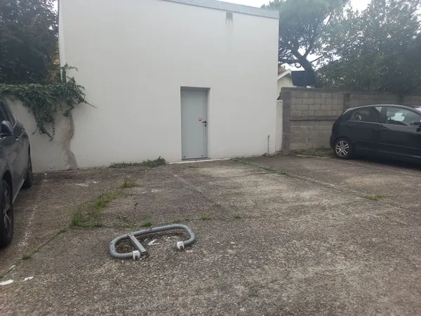 Vends parking 12m²