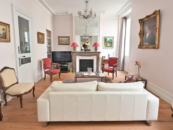 Bordeaux Centre - Musée d'Aquitaine - Bel appartement bourge