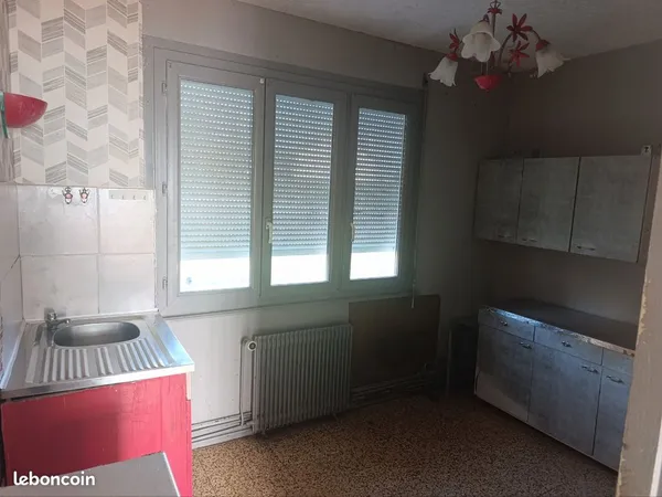 Maison à vendre avec grand terrain