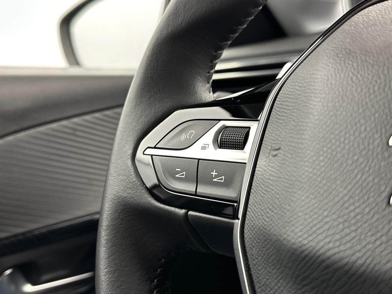 Peugeot 208 puretech 100 s&s eat8 allure pack — photo 17