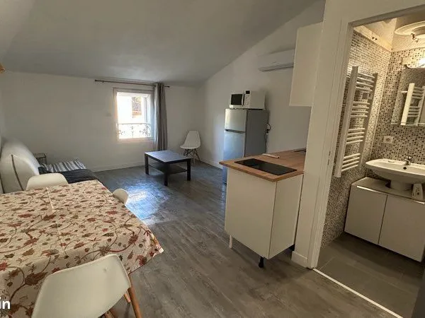 Studio climatisé avec terrasse 50 m² - Gardanne