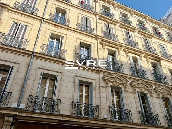Local professionnel 153 m²
