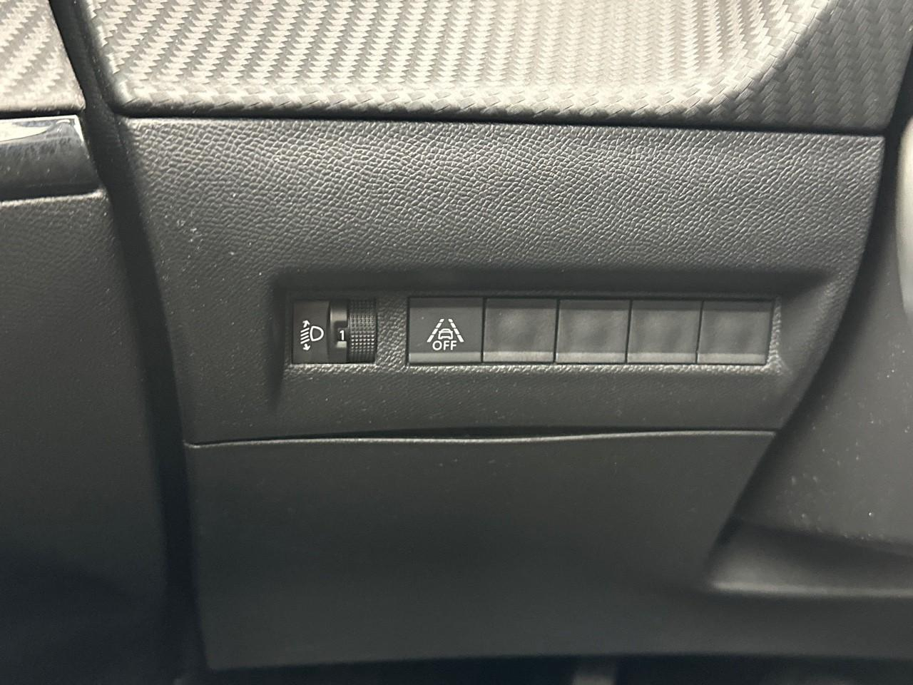 Peugeot 2008 puretech 100 s&s bvm6 style — photo 16