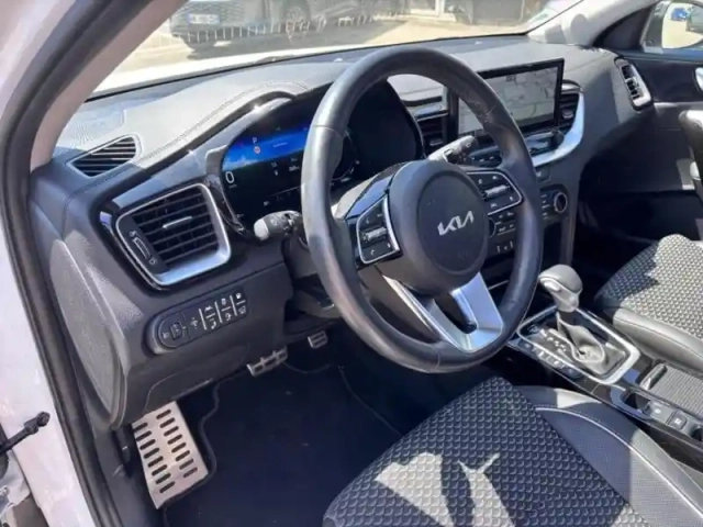 Kia Xceed 1.6 gdi 141ch phev lounge dct6 — photo 9