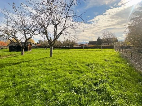 Terrain 816 m²