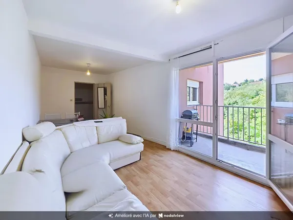 T3 vendu loué et meublé - 61,73 m² - Emplacement stratégique - 72 000 €