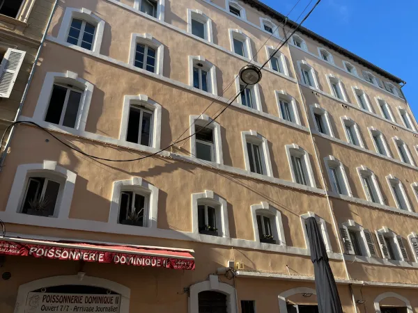 Loue grand studio esprit Loft de 43m² à proximité immédiate du vieux port- Marseille 1er
