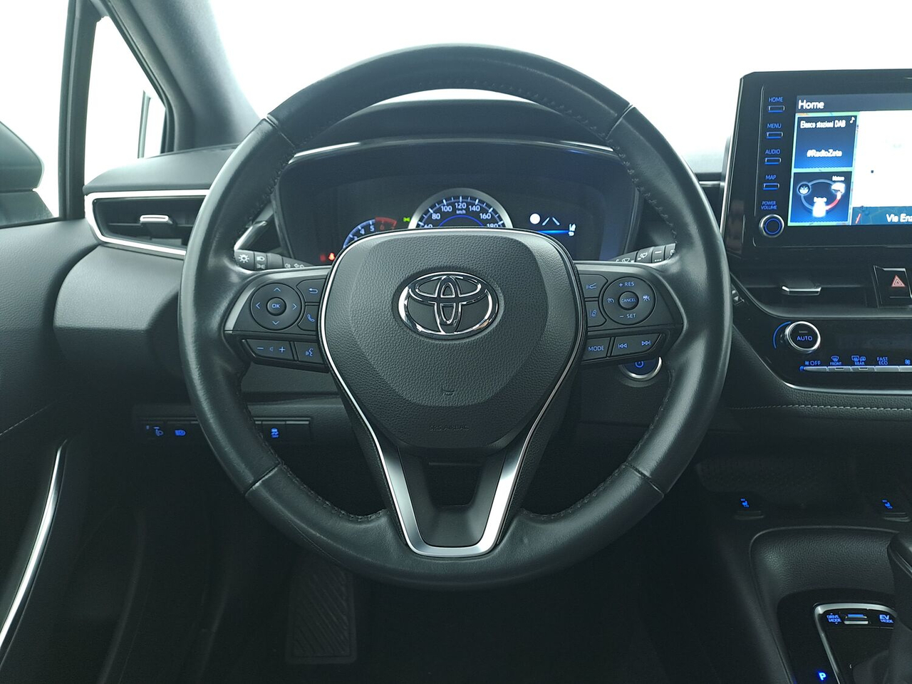 Toyota Corolla Touring Sports — photo 13