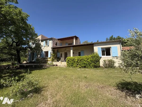 Maison 225 m²