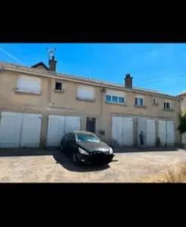 Location F2 avec garage