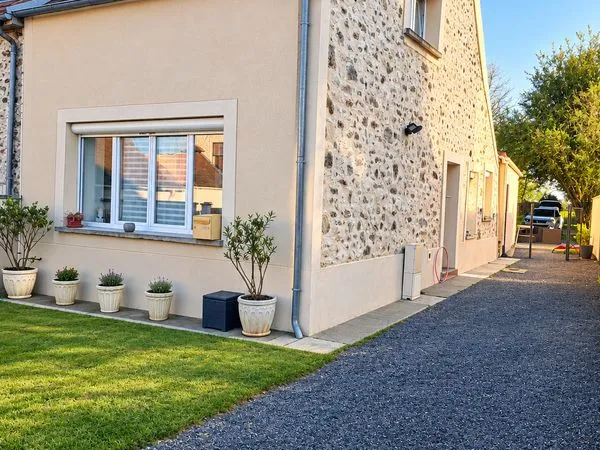 Maison rénovée avec jardin - 4pièces - Pecqueuse - 85 m²