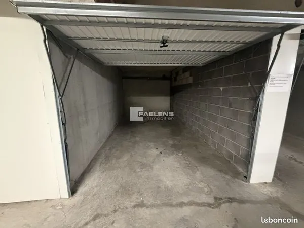 Garage/box 10 m² Lille