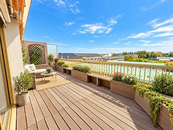 DUPLEX DE STANDING ? DERNIER ÉTAGE ? TERRASSE 23 m² ? C?UR DE PAU