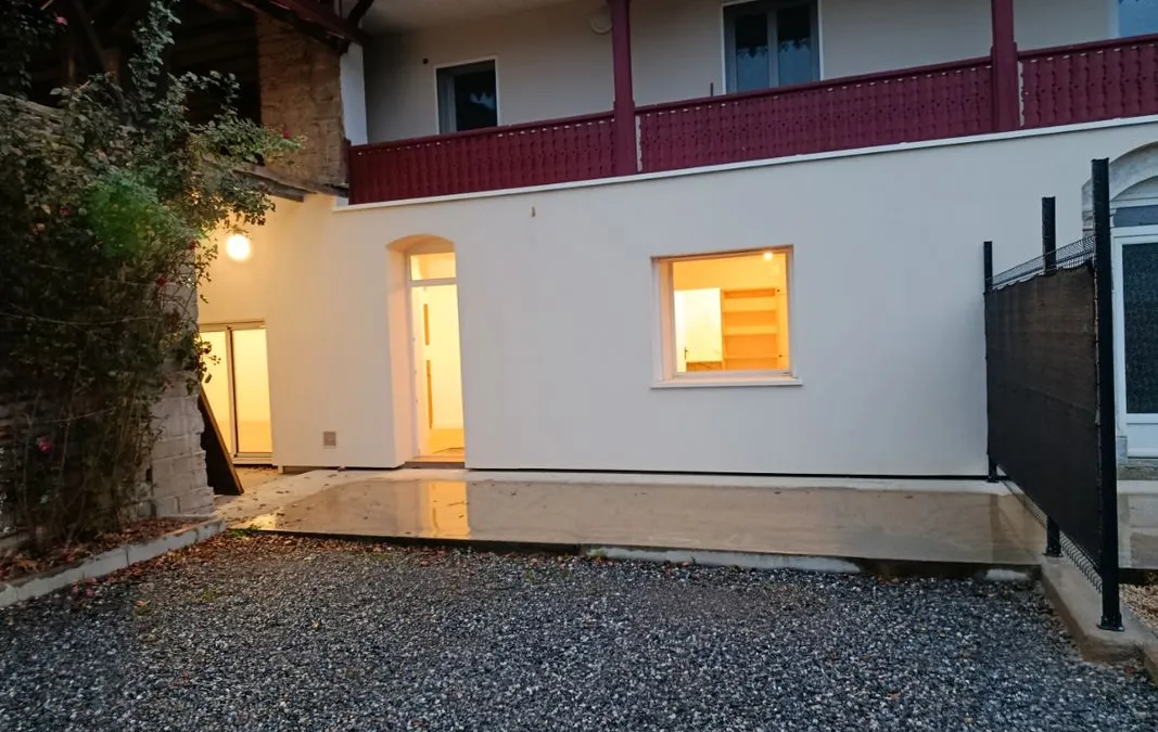 Photo 3