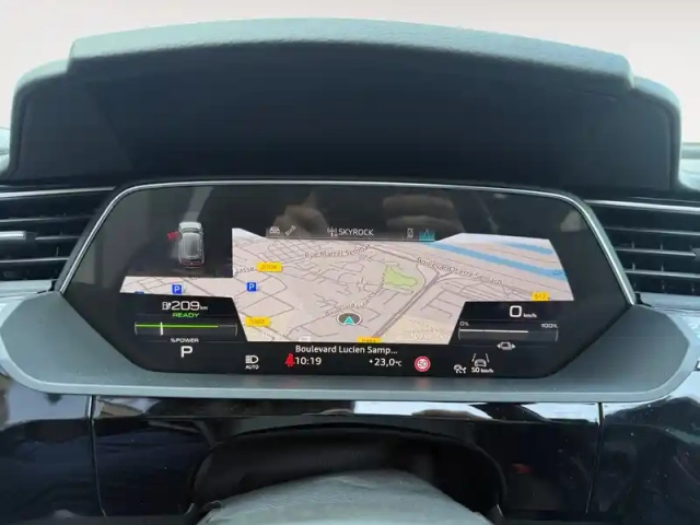 Audi E-Tron sportback 55 quattro 408 ch — photo 12