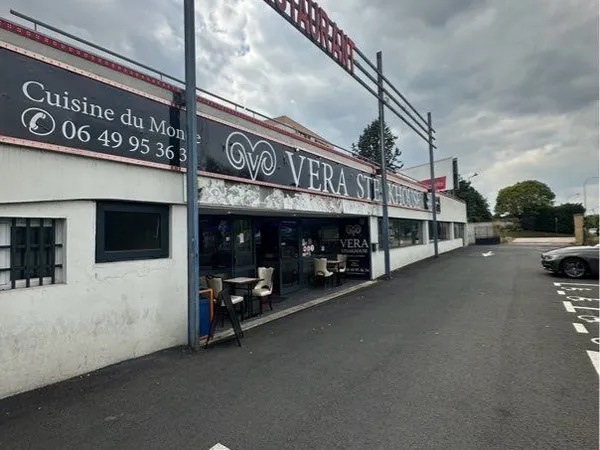 Fonds de commerce restaurant 900m2 - sur la N7 - tout équipé
