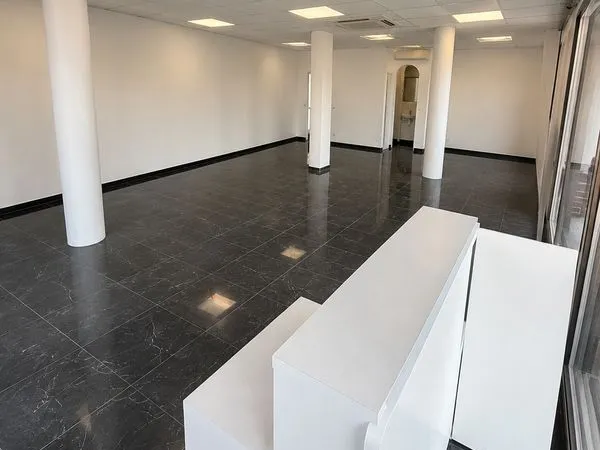 Local commercial à louer - Montpellier (secteur Près Arènes)