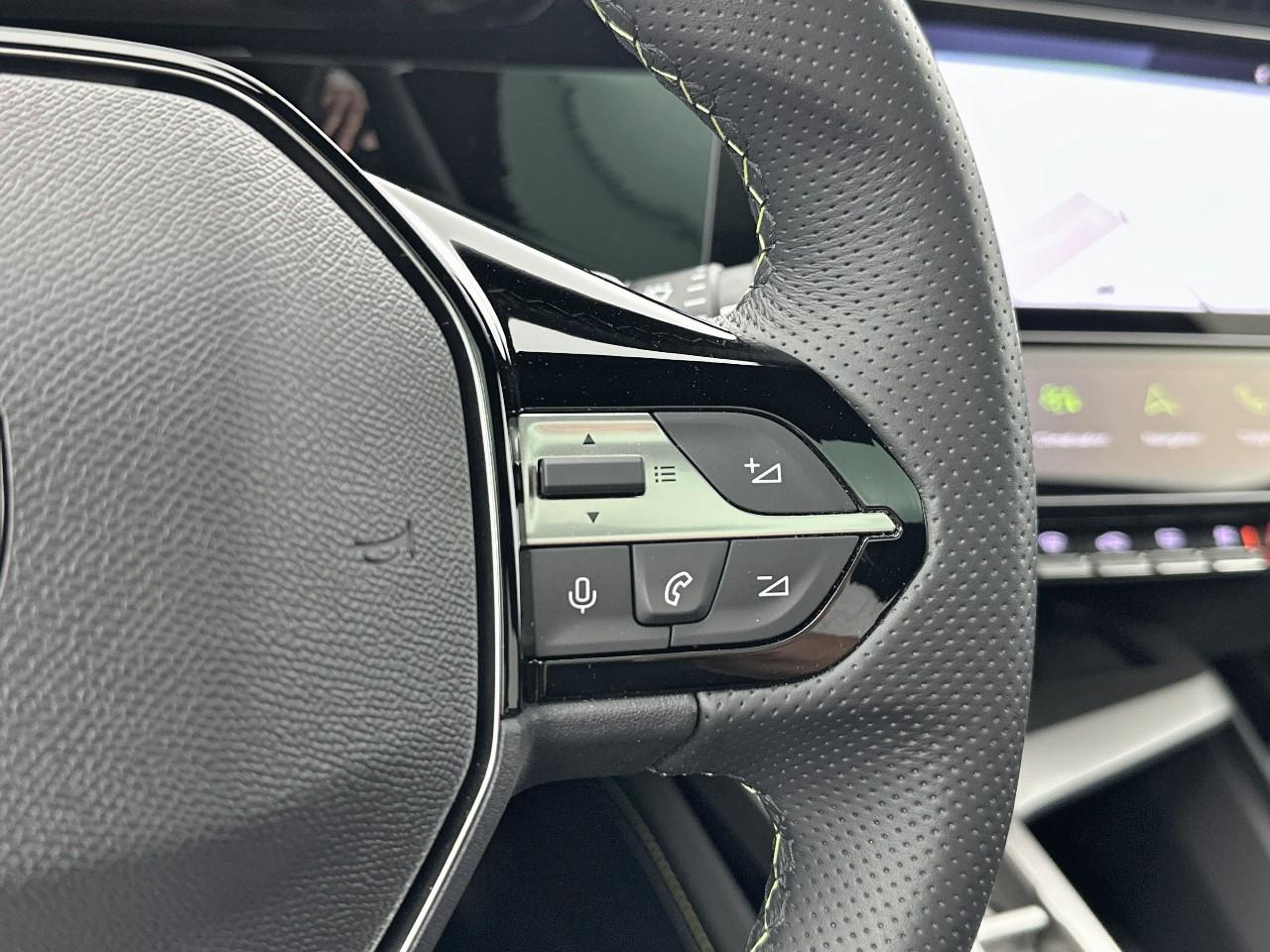 Peugeot 308 hybrid 136 e-dcs6 gt — photo 18