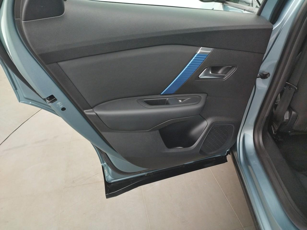 Citroën C4 e-c4 136 ch automatique feel pack — photo 24