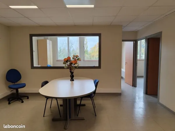Bureaux - faibles charges - Parking