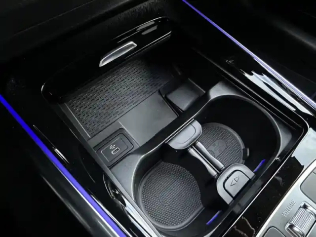 Mercedes Gla 200 d amg line — photo 62