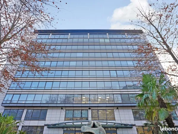 Bureaux 1 650 m²