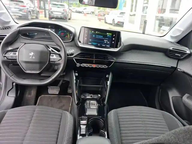 Peugeot 208 electrique 50 kwh 136ch — photo 11