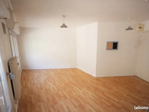 Studio 1 pièce 24 m²