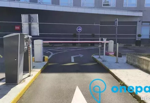 Parking/box 12 m² TREMBLAY EN FRANCE