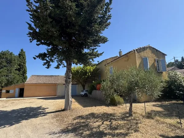 DOMAINE DE 8 HA DANS UNE APPELLATION RENOMMEE