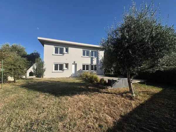 Maisonnette T5 à Castelginest en location