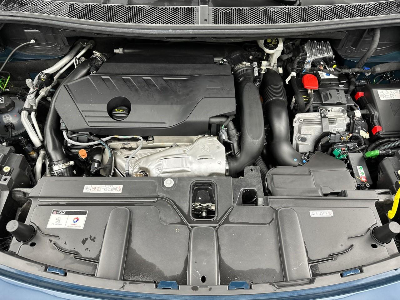 Peugeot 3008 hybrid 225 e-eat8 allure pack — photo 13