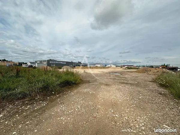 Terrain 3290 m² NOYERS SUR CHER
