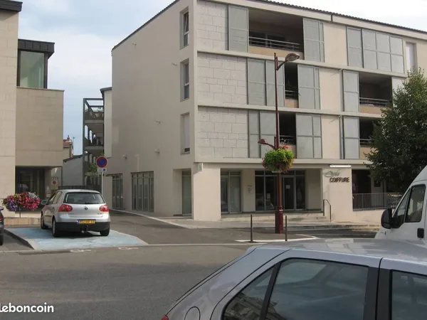 Appartement T3 terrasse et garage à Irigny Mairie