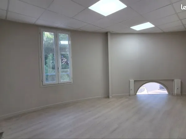 Bureau 45m2 Hyères La Bayorre