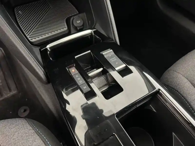 Citroën C4 hybride 136 e-dcs6 — photo 27