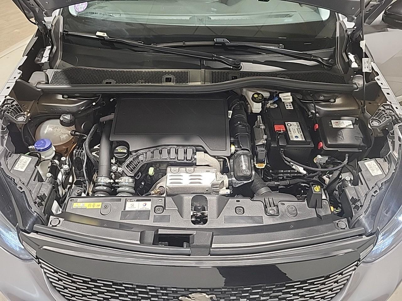 Peugeot 2008 puretech 100 s&s bvm6 allure — photo 15