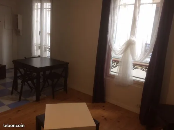 Location studio meublé Paris 12ième