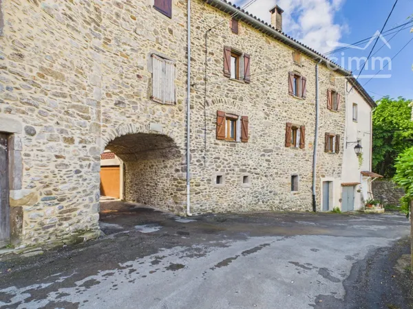 Appartement de village entièrement rénové
