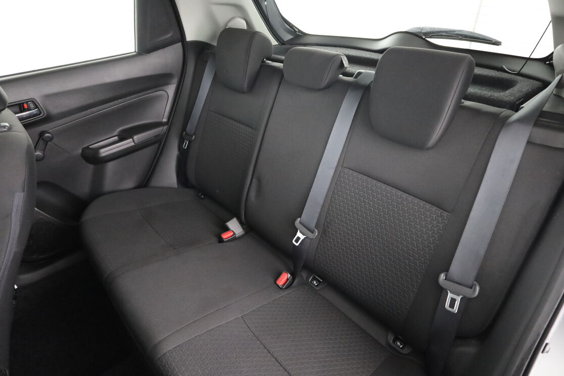 Suzuki Swift 1.2 DualJet Hybrid — photo 13